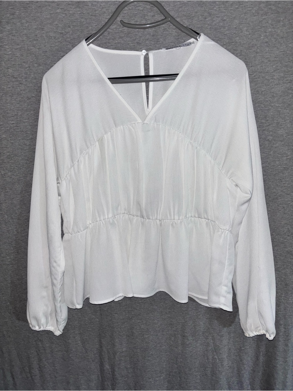 Endless Rose Anthropology Women’s White V-Neck Long Sleeve Blouse Size Medium